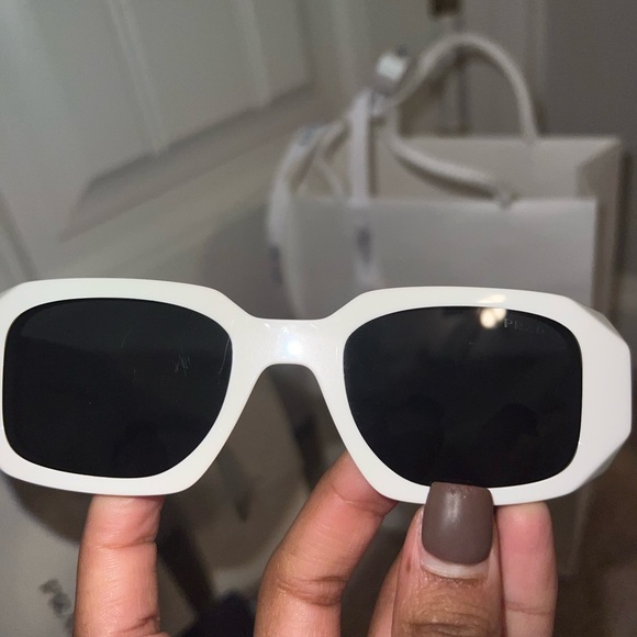 Prada Symbole sunglasses - Picture 2 of 2